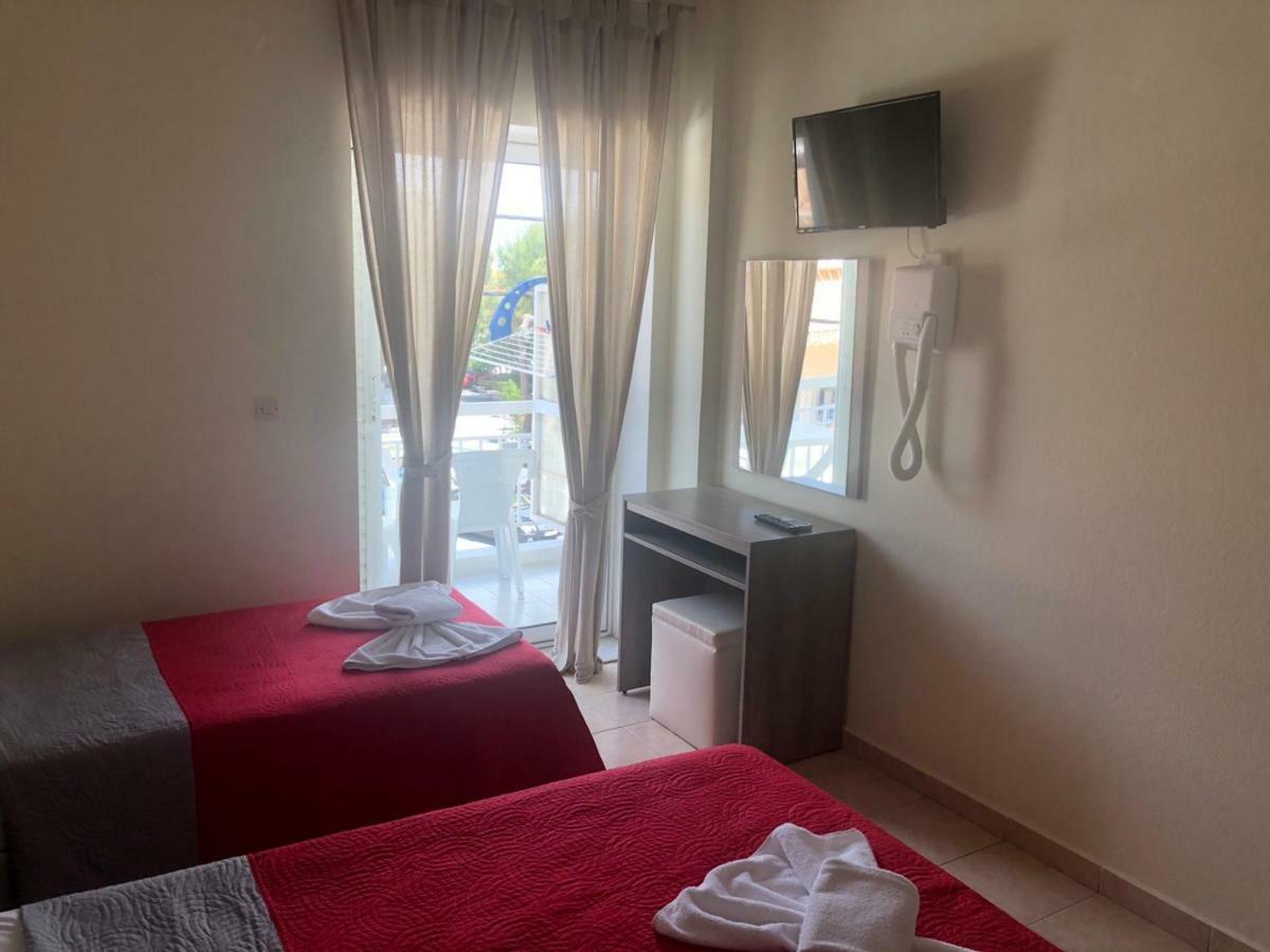 Simotel Ermis Hanioti Esterno foto