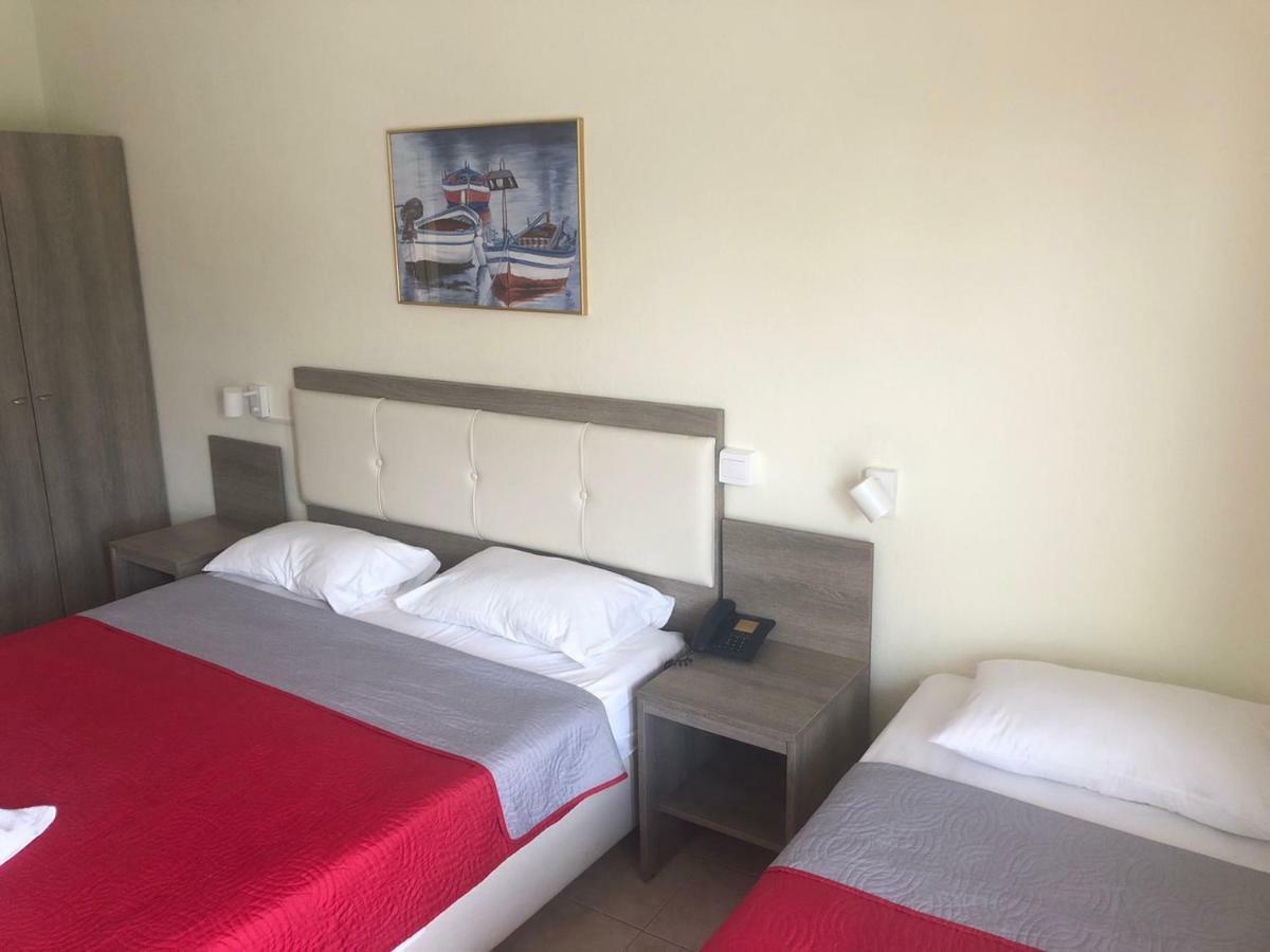 Simotel Ermis Hanioti Esterno foto