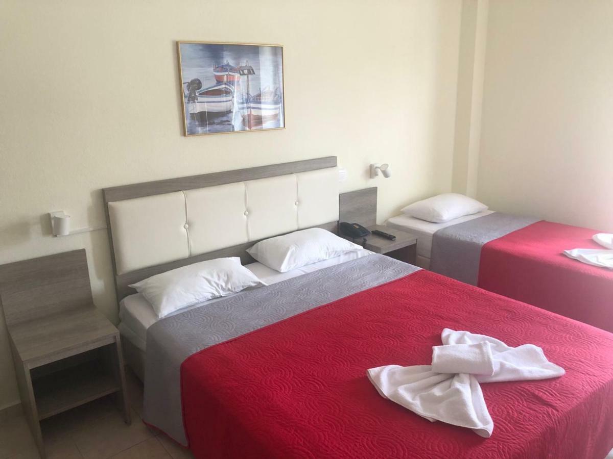 Simotel Ermis Hanioti Esterno foto